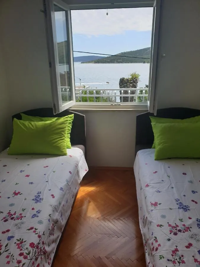 Villa Reminiscence Seget Vranjica Apartment